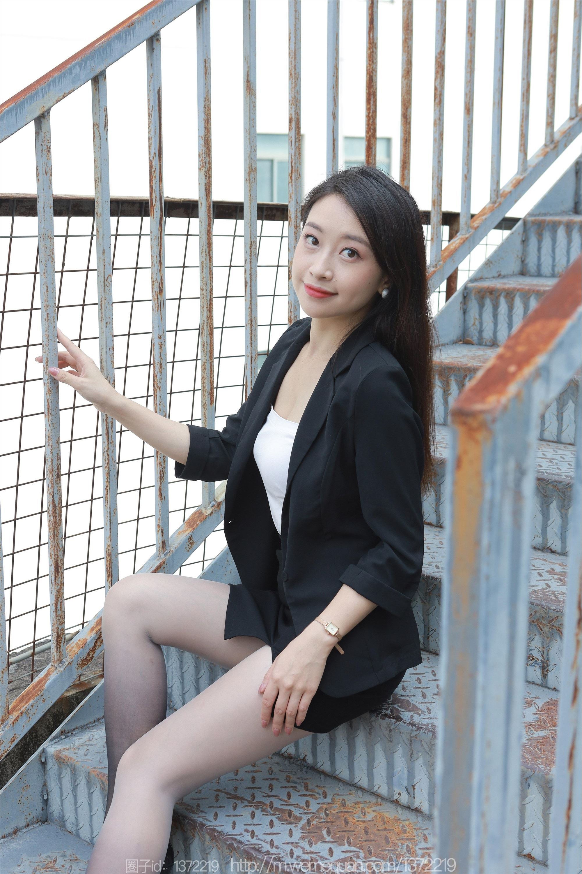 IESS异思趣向  2023.09.28 丝享家 1545 小婕《黑白灰渐变》